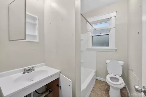 Bath - 4101 Homer Ave, Cincinnati, OH 45227 photo 1 of 1