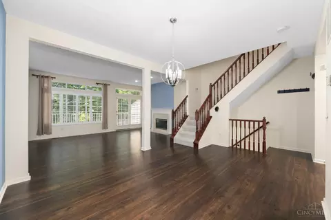 5927 Castlewood Xing, Milford, OH 45150
