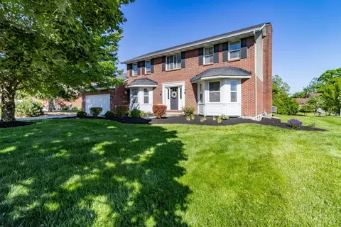 8049 Plantation Dr, West Chester, OH 45069