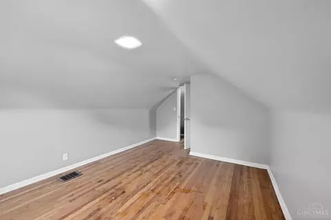 Bedroom - 1398 Adams Rd, Cincinnati, OH 45231 photo 8 of 11