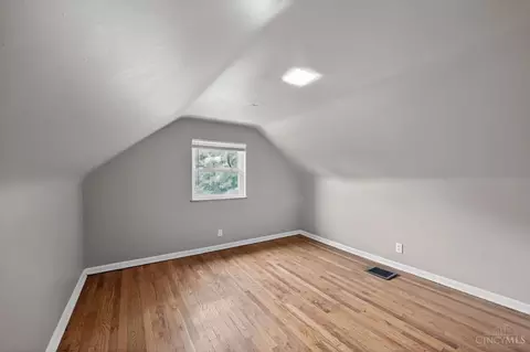 Bedroom - 1398 Adams Rd, Cincinnati, OH 45231 photo 10 of 11