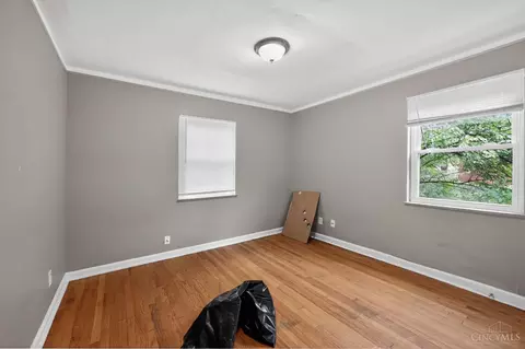 Bedroom - 1398 Adams Rd, Cincinnati, OH 45231 photo 3 of 11
