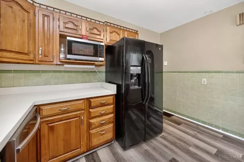 Kitchen - 4545 Carnation Ave, Cincinnati, OH 45238 photo 3 of 3