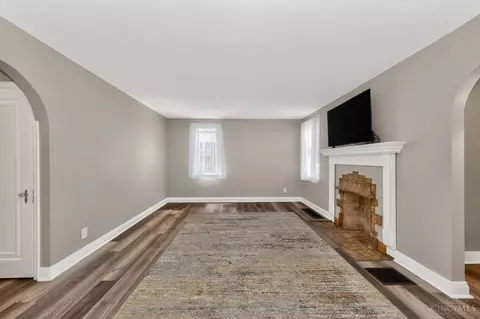Living - 4545 Carnation Ave, Cincinnati, OH 45238 photo 3 of 6