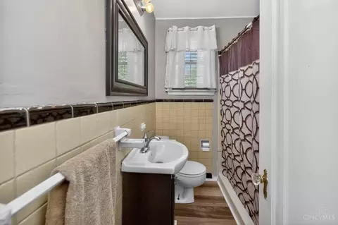 Bath - 4545 Carnation Ave, Cincinnati, OH 45238 photo 1 of 2