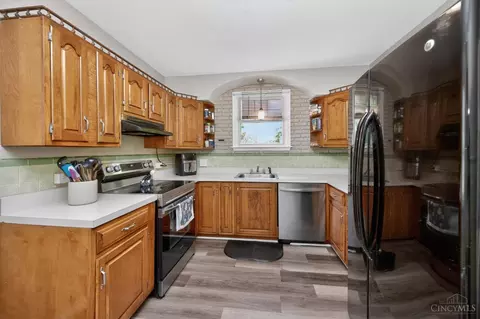 Kitchen - 4545 Carnation Ave, Cincinnati, OH 45238 photo 2 of 3