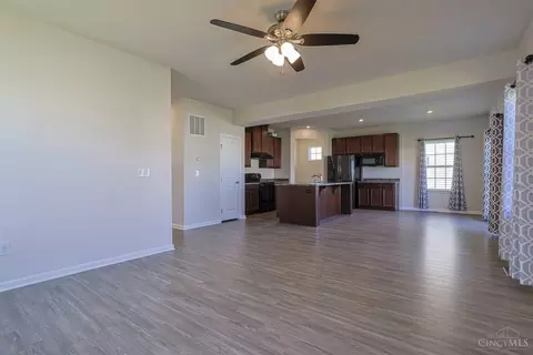 Living - 1239 Springfield Dr, Harrison, OH 45030 photo 3 of 5