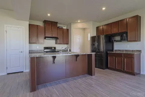 Kitchen - 1239 Springfield Dr, Harrison, OH 45030 photo 3 of 4