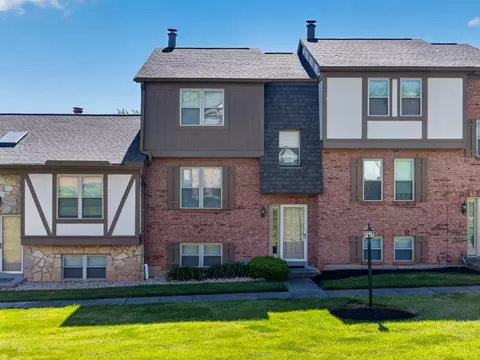 9 Fairgreen Cir, Fairfield, OH 45014