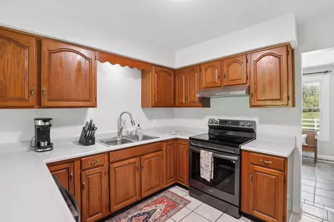 Kitchen - 928 Shawhan Rd, Morrow, OH 45152 photo 4 of 5