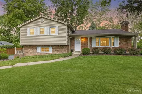 10631 Cinderella Dr, Montgomery, OH 45242