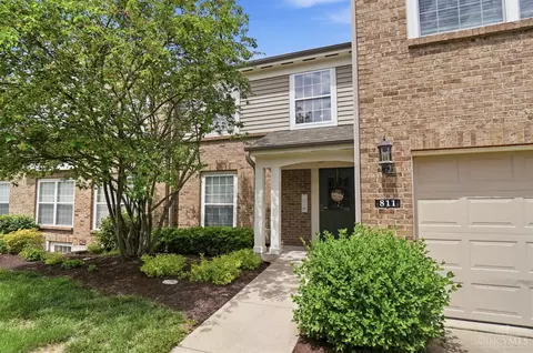 811 Meadow Cir, Cincinnati, OH 45224