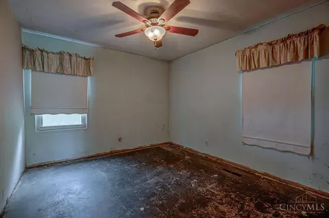 Bedroom - 1050 Garnoa Dr, Cincinnati, OH 45231 photo 2 of 5