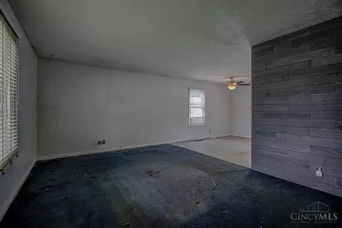 Living - 1050 Garnoa Dr, Cincinnati, OH 45231 photo 2 of 5