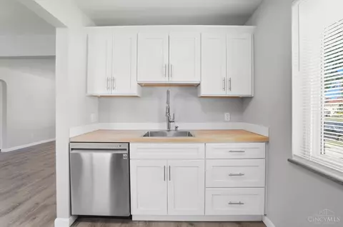 Kitchen - 3412 Eyrich Rd, Cincinnati, OH 45248 photo 2 of 4