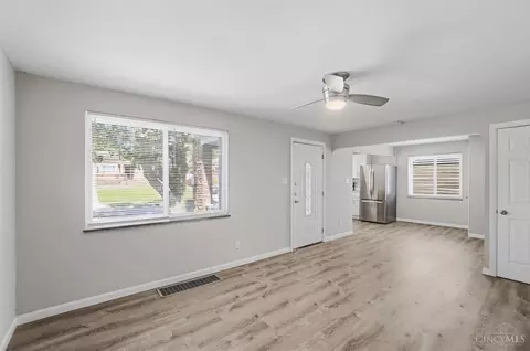 Living - 3412 Eyrich Rd, Cincinnati, OH 45248 photo 3 of 4