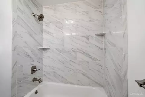 Bath - 3412 Eyrich Rd, Cincinnati, OH 45248 photo 3 of 4