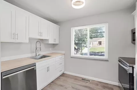 Kitchen - 3412 Eyrich Rd, Cincinnati, OH 45248 photo 1 of 4