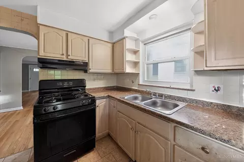 Kitchen - 1290 Norman Ave, Cincinnati, OH 45231 photo 3 of 3