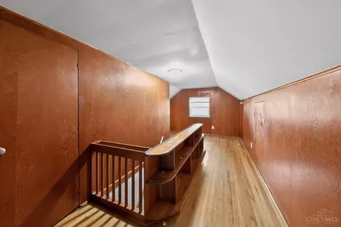 Entry Way - 1290 Norman Ave, Cincinnati, OH 45231 photo 5 of 6