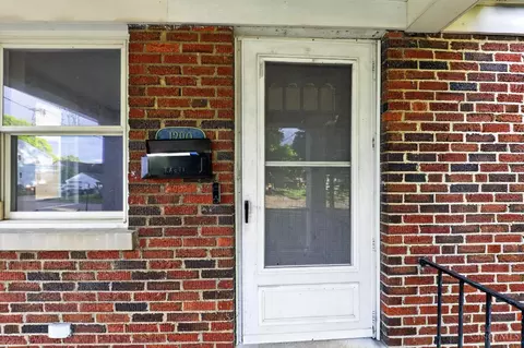 Entry Way - 1290 Norman Ave, Cincinnati, OH 45231 photo 1 of 6