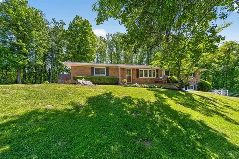 933 Robin Hill Dr, New Richmond, OH 45157