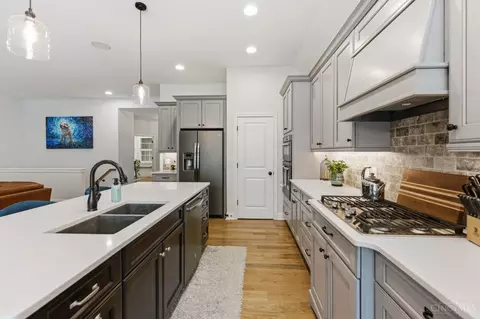 Kitchen - 7825 Trailwind Dr, Montgomery, OH 45242 photo 2 of 6