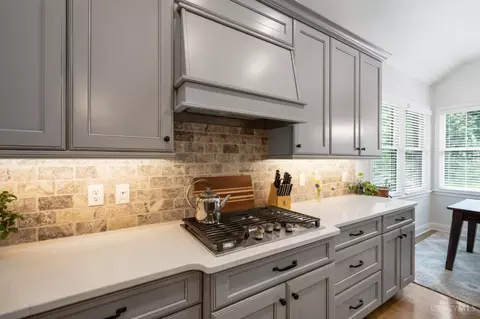 Kitchen - 7825 Trailwind Dr, Montgomery, OH 45242 photo 5 of 6