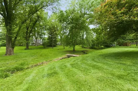 Exterior - 7825 Trailwind Dr, Montgomery, OH 45242 photo 14 of 19