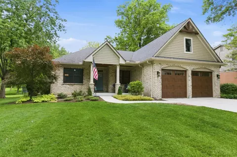 7825 Trailwind Dr, Montgomery, OH 45242