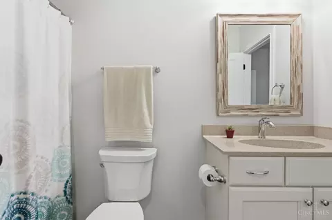 Bath - 7825 Trailwind Dr, Montgomery, OH 45242 photo 6 of 7