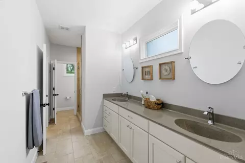 Bath - 7825 Trailwind Dr, Montgomery, OH 45242 photo 4 of 7