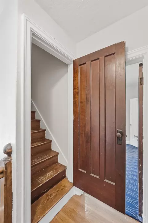 Entry Way - 3931 Leyman Dr, Cincinnati, OH 45229 photo 6 of 9