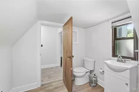 Entry Way - 3931 Leyman Dr, Cincinnati, OH 45229 photo 8 of 9