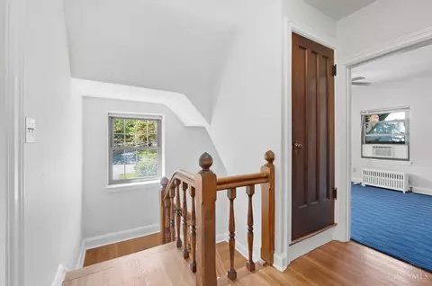Entry Way - 3931 Leyman Dr, Cincinnati, OH 45229 photo 4 of 9