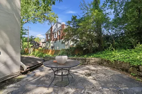 Exterior - 3931 Leyman Dr, Cincinnati, OH 45229 photo 5 of 17
