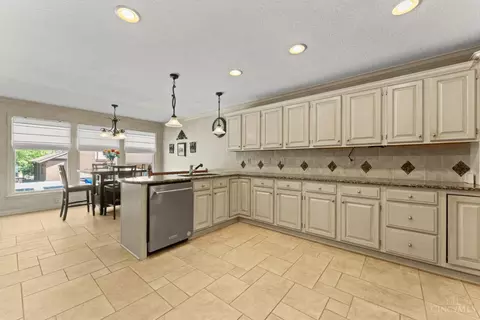 Kitchen - 121 Random Dr, Hamilton, OH 45013 photo 1 of 5