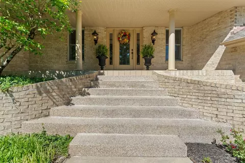 Exterior - 121 Random Dr, Hamilton, OH 45013 photo 17 of 17