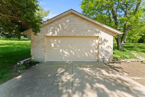 Exterior - 121 Random Dr, Hamilton, OH 45013 photo 7 of 17