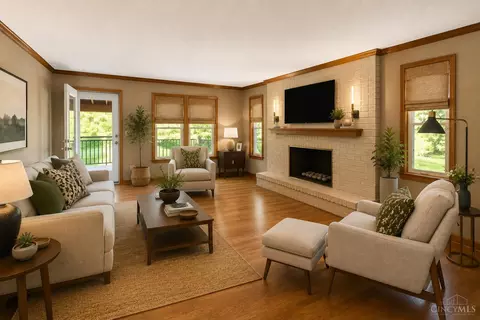 Living - 121 Random Dr, Hamilton, OH 45013 photo 2 of 6