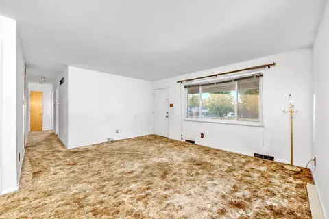 Living - 5397 Robert Ave, Cincinnati, OH 45248 photo 2 of 6