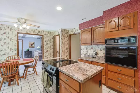 Kitchen - 6709 Devonwood Dr, Cincinnati, OH 45224 photo 3 of 7