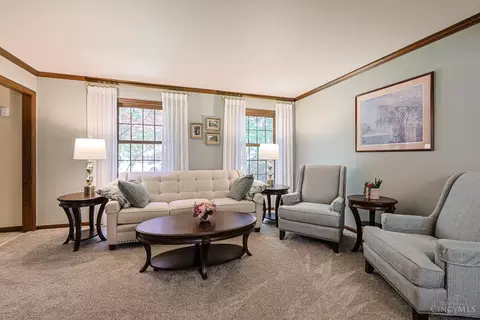 Living - 6709 Devonwood Dr, Cincinnati, OH 45224 photo 2 of 4