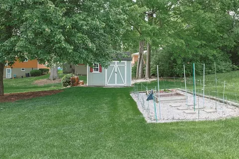 Exterior - 6709 Devonwood Dr, Cincinnati, OH 45224 photo 11 of 15