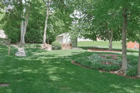 Exterior - 6709 Devonwood Dr, Cincinnati, OH 45224 photo 5 of 15