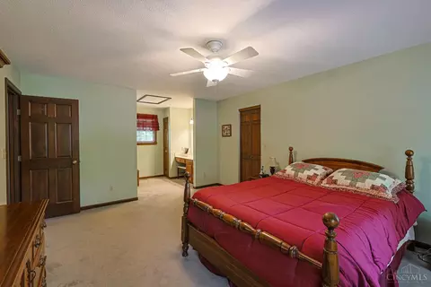 Bedroom - 6709 Devonwood Dr, Cincinnati, OH 45224 photo 2 of 6