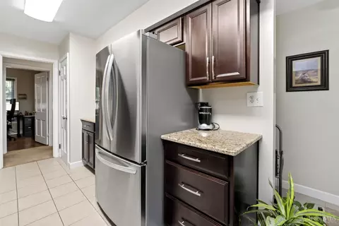 Kitchen - 9367 Sherborn Dr, Cincinnati, OH 45231 photo 3 of 3
