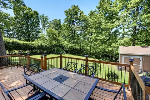 Exterior - 9367 Sherborn Dr, Cincinnati, OH 45231 photo 9 of 12