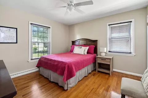 Bedroom - 9367 Sherborn Dr, Cincinnati, OH 45231 photo 3 of 4