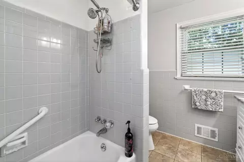 Bath - 9367 Sherborn Dr, Cincinnati, OH 45231 photo 3 of 3